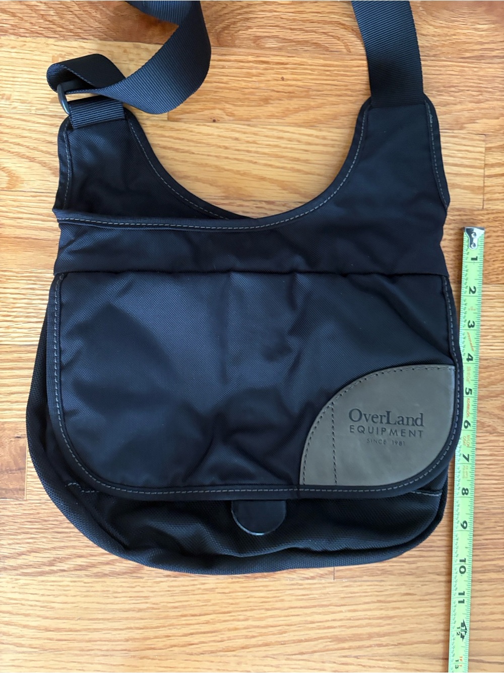 Overland Equipment Baylis Black Crossbody for Men - Picture 11 of 12